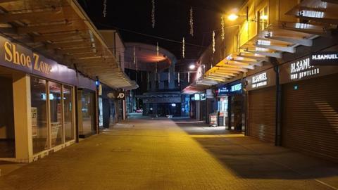 The Washington Square Shopping Centre