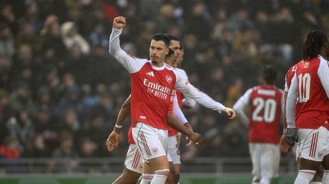 Gabriel Martinelli celebrates his goal