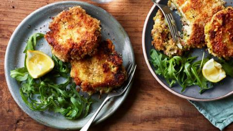 Tinned salmon fishcakes