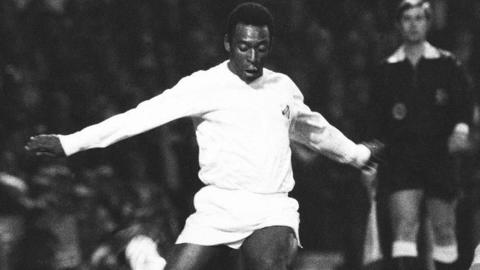 Pele in action for Santos