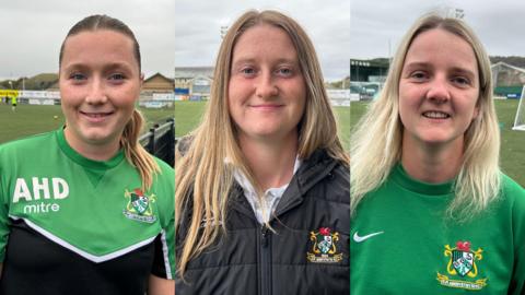 Alaw Davies, Amy Jenkins a Sian Evans - chwaraewyr tîm pêl-droed merched Aberystwyth