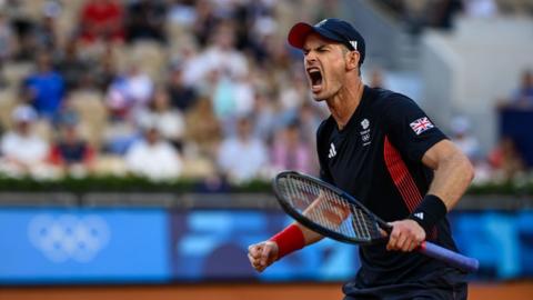 Sir Andy Murray punching the air after winning a point in Paris