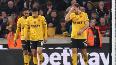 Wolves players after conceding to Crystal Palace