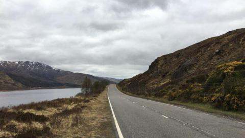 An 87 ri taobh Loch Cluanaidh