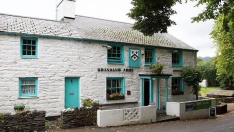 Brondanw Arms, Llanfrothen