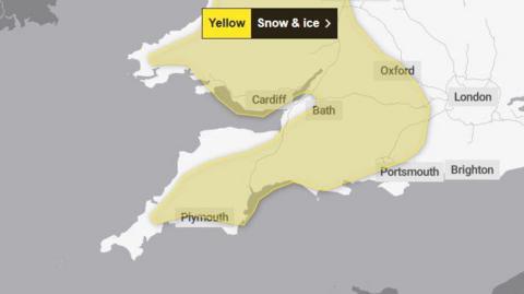 Screengrab shows Met Office weather warning area for snow and ice A yellow warning area shows which part of Somerset, Devon and Cornwall will be impacted by the warning.