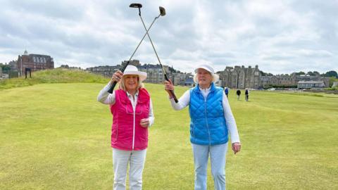 Pam Biggart agus Isobel Wood