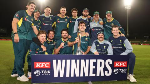 Australia celebrate winning the T20 series against New Zealand