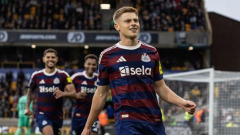 Harvey Barnes celebrates