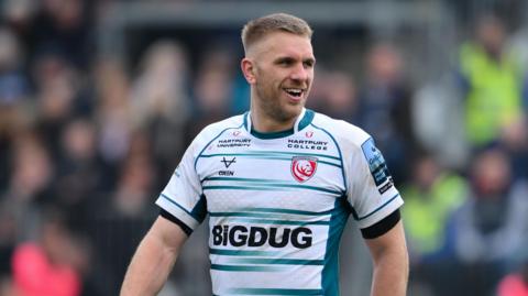 Chris Harris on the field during a game for Gloucester this season