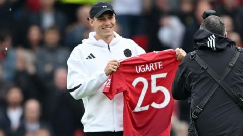 Manuel Ugarte at Old Trafford unveiling