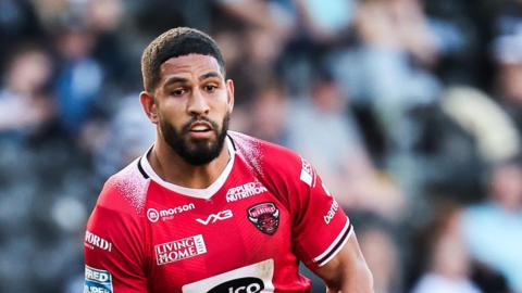 Nene Macdonald in action for Salford Red Devils in 2024