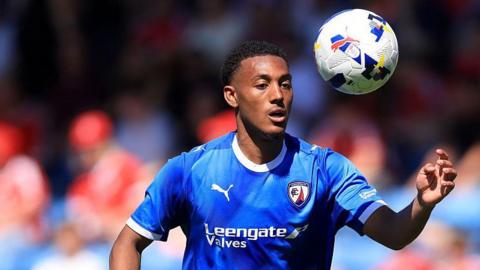  Lewis Gordon of Chesterfield controls the ball