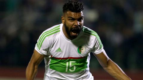 Hillal Soudani celebrates scoring for Algeria