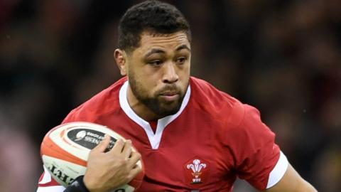 Taulupe Faletau attacks for Wales