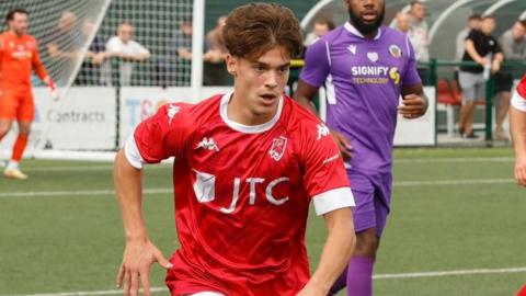 Miguel Carvalho in action for Jersey Bulls