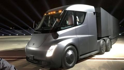 Tesla's new electric semi truck is unveiled during a presentation in Hawthorn, California, US on 16 November 2017.