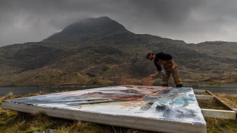 Anthony Garratt painting at Llyn Llydaw