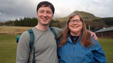 Ramsay MacMahon agus Maureen NicLeòid