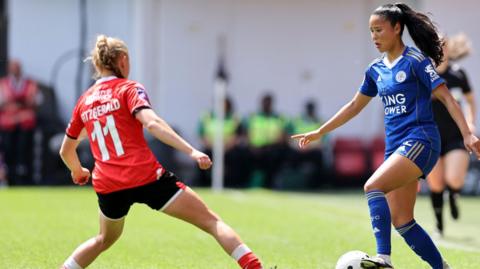 Charlton and Leicester players