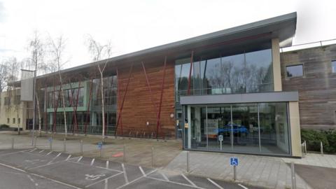 Leatherhead leisure centre