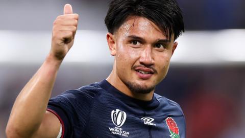 Marcus Smith gives the thumbs up to the crowd