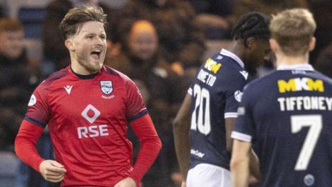 Dundee v Ross County