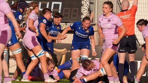 Vittoria Vecchini extended Italy's comfortable lead lead after the interval