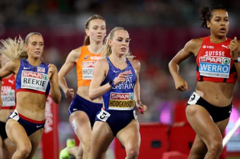 Jemma Reekie (left) in action in the final