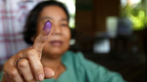 Voter in Phnom Penh