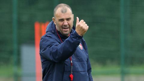 Michael Cheika oversees a Leicester Tigers training session