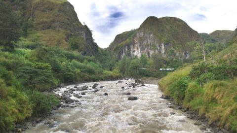 River runs through remote highlands in Papua New Guinea