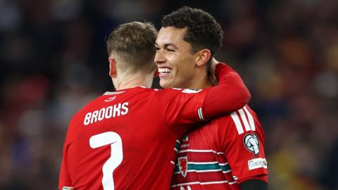 David Brooks a Brennan Johnson