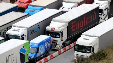 lorries queue