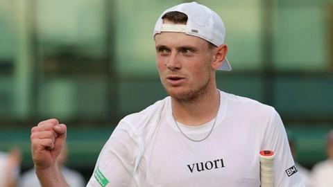Jack Pinnington-Jones celebrates at Wimbledon