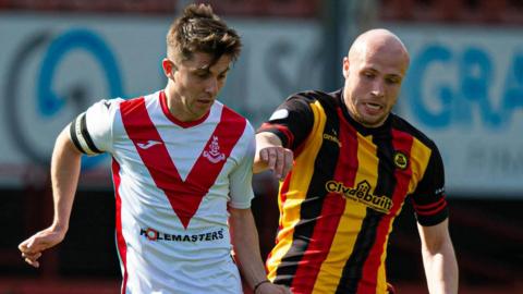 Airdrieonians' Charlie Telfer and Partick Thistle's Kerr McInroy