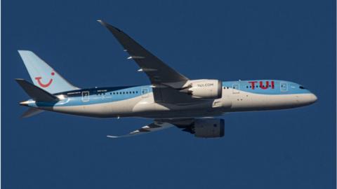 Tui plane