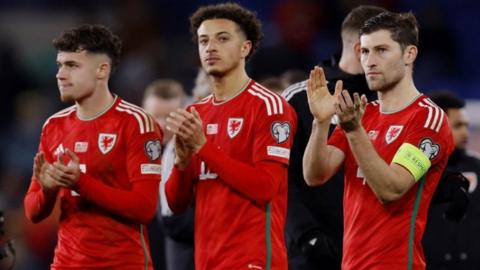 Neco Williams, Ethan Ampadu a Ben Davies