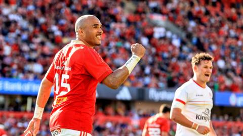 Simon Zebo celebrates a Munster score