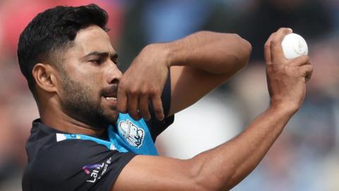 Khurram Shahzad bowling for Worcestershire in T20 Blast