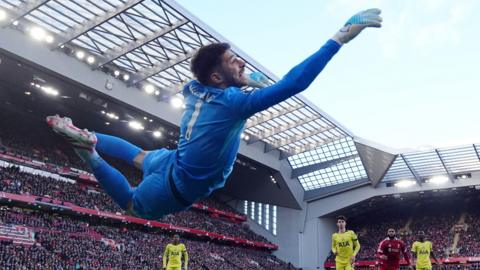 Spurs keeper Guglielmo Vicario should have saved Dominik Szoboszlai's free-kick but redeemed himself later with a superb save from Cody Gakpo.