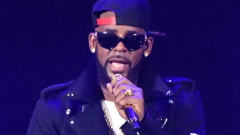 R Kelly performs during The Buffet Tour at Allstate Arena in Chicago, 7 May 2016
