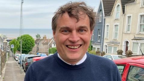 Llun o Peter May