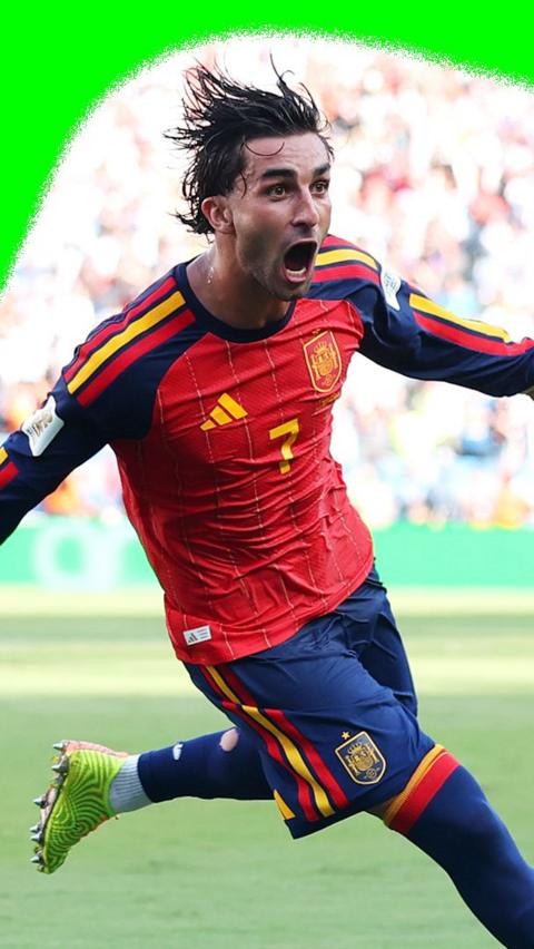 Ferran Torres celebrates scoring against Argentina