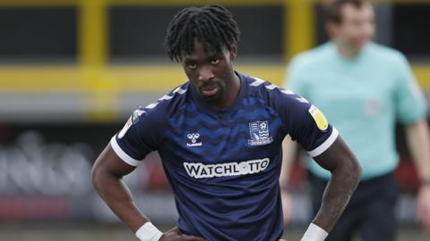 Southend United's Simeon Akinola