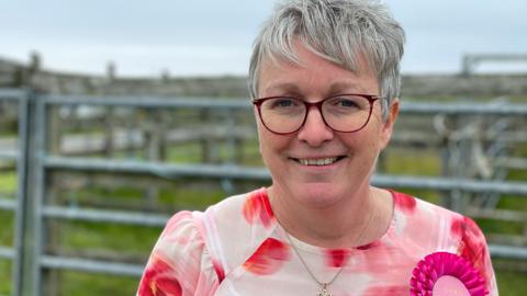 Joan NicDhòmhnaill