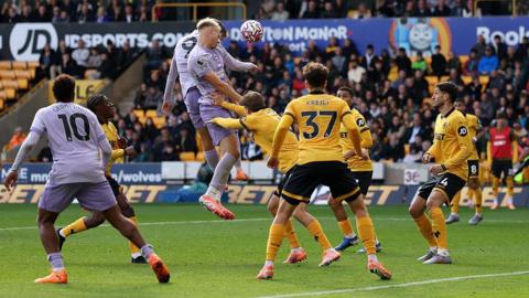 Jan Paul van Hecke scores for Brighton