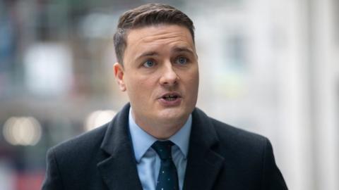 Shadow health secretary Wes Streeting gives an interview outside ˿ Broadcasting House in London