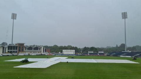 Rain prevents any play at Chester-le-Street between Durham and Nottinghamshire