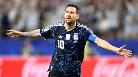 Lionel Messi celebrates